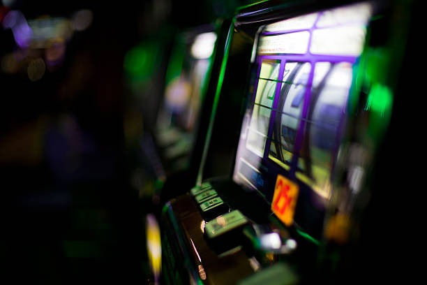 Bet controls and payline selection on mobile omo7777 Galactic Gems mobile interface with bet controls and payline display