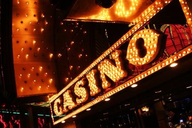 Live casino table with multiple-camera setup at omo7777